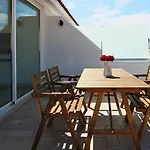 Phaedrus Living Seaside Flat Lighthouse 63 Paphos