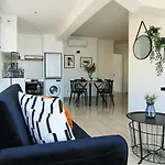 Phaedrus Living Seaside Flat Lighthouse 63 شقة *