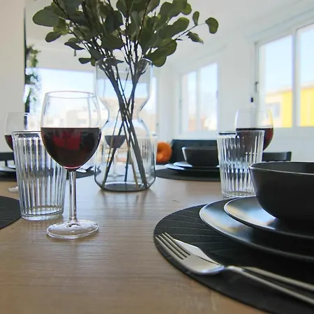 Phaedrus Living Seaside Flat Lighthouse 63