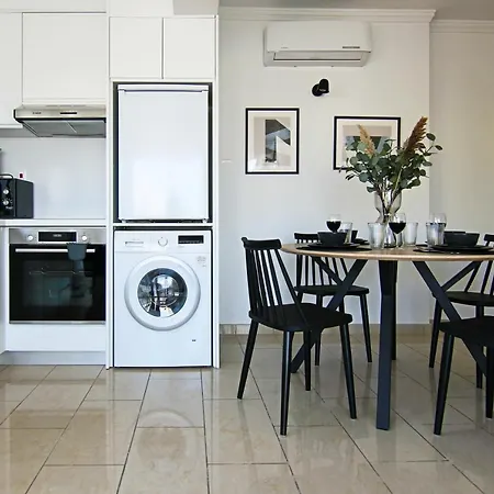 Phaedrus Living: Seaside Modern Flat Lighthouse 63 Apartamento