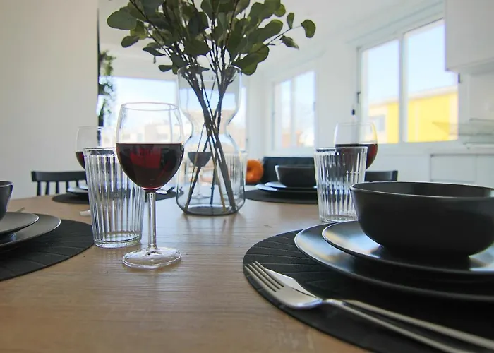 Phaedrus Living Seaside Flat Lighthouse 63