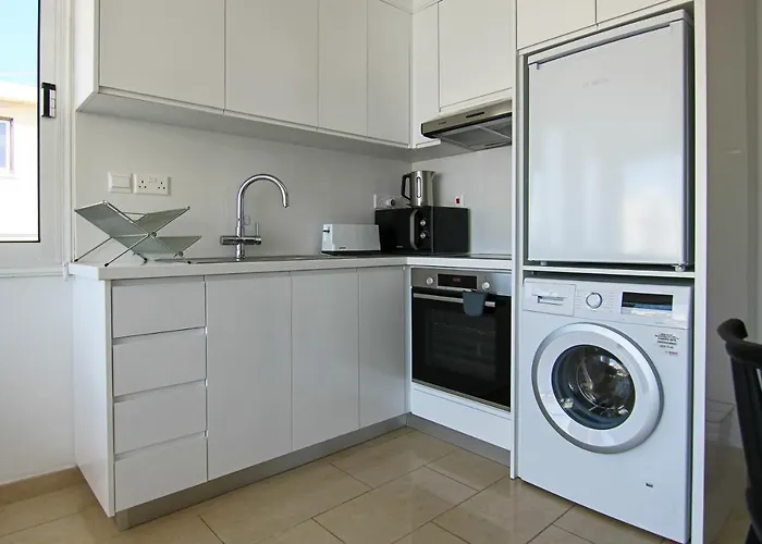 Phaedrus Living Seaside Flat Lighthouse 63 * Pafos