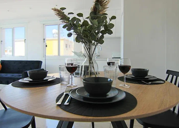 Phaedrus Living Seaside Flat Lighthouse 63 Pafos