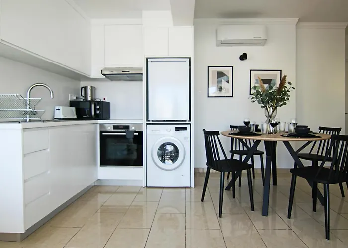 Апартаменты Phaedrus Living Seaside Flat Lighthouse 63 Пафос