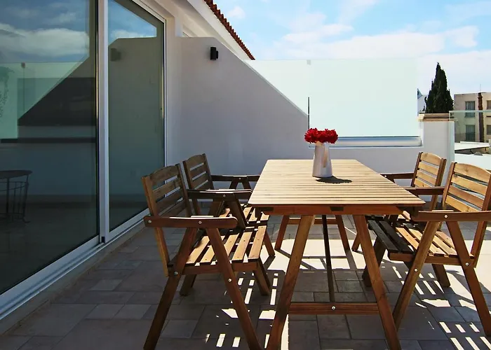 Phaedrus Living Seaside Flat Lighthouse 63 Pafos