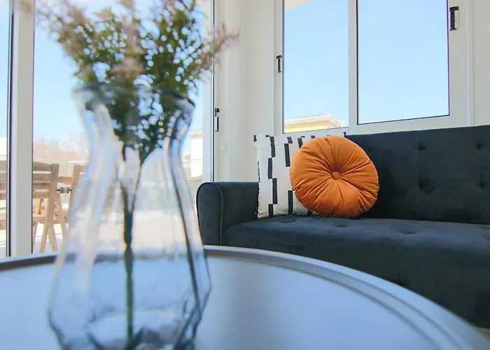 Phaedrus Living Seaside Flat Lighthouse 63 Пафос