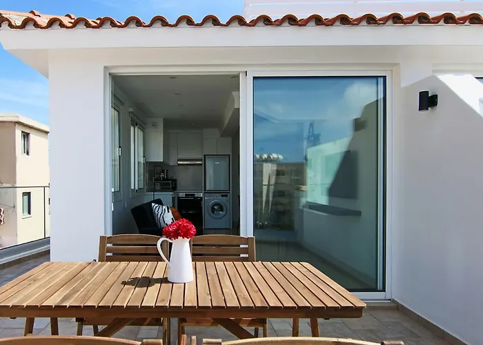 Phaedrus Living Seaside Flat Lighthouse 63 * Pafos