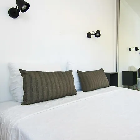 Phaedrus Living Seaside Flat Lighthouse 63 Πάφος