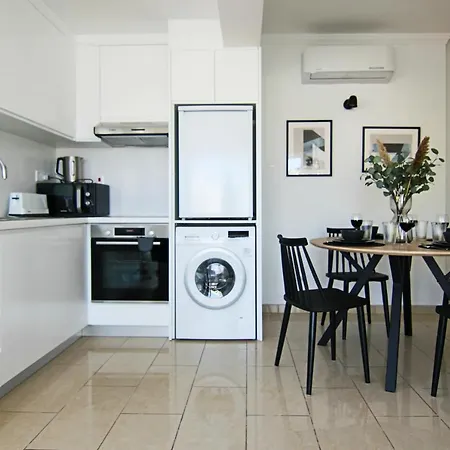 아파트 Phaedrus Living Seaside Flat Lighthouse 63 파포스